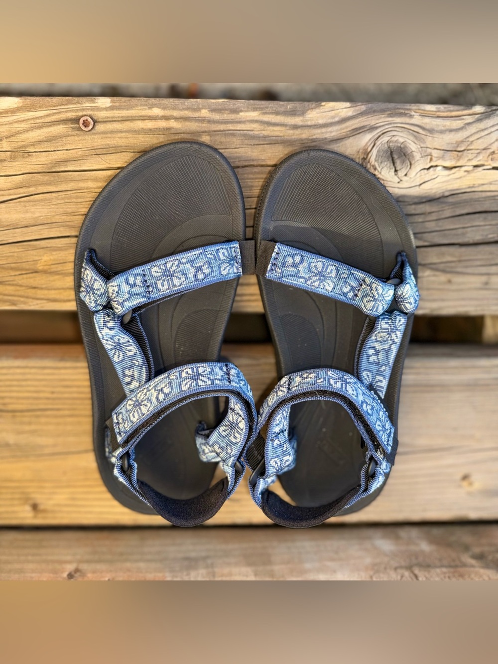 Winsted Women’s Sandals Size 6 Blue Archive Floral Hiking Water Shoes 1017424